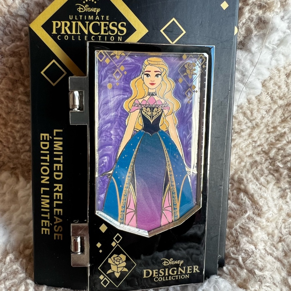 Disney Designer Ultimate Princess Collection Aurora Hinged Pin Limited Edition